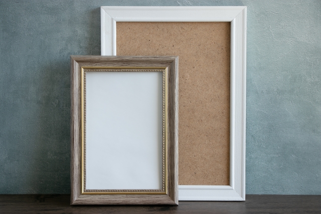 大小2つの写真立て