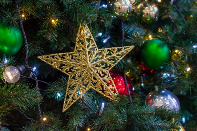 クリスマスツリーの星のオーナメント