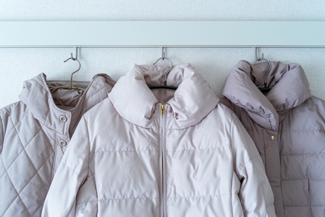 女性用のダウンコート
