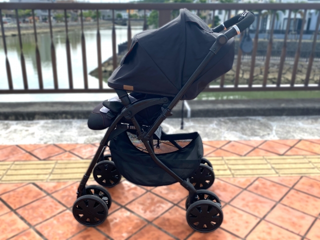ベビーカーと公園