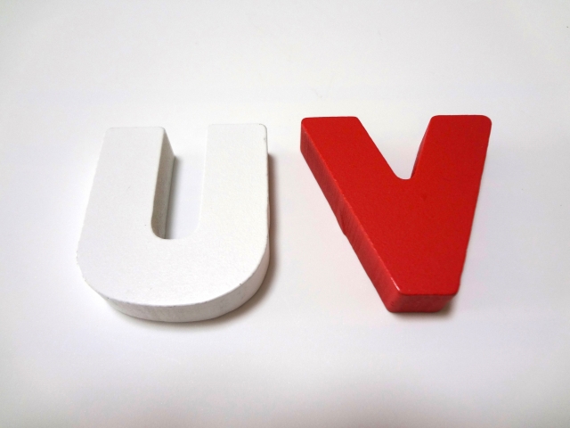 UとVの積み木